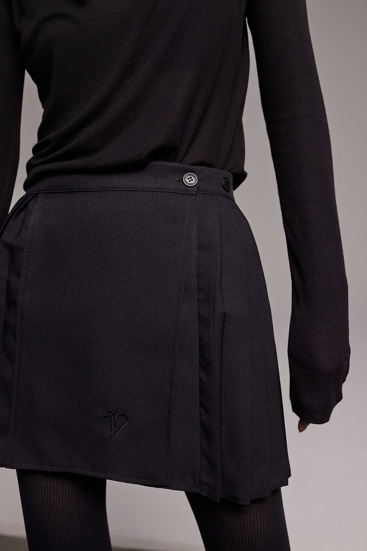 Pleated skirt BIANCA black